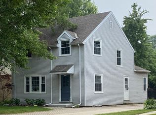 5657 N Bay Ridge Ave, Whitefish Bay, WI 53217