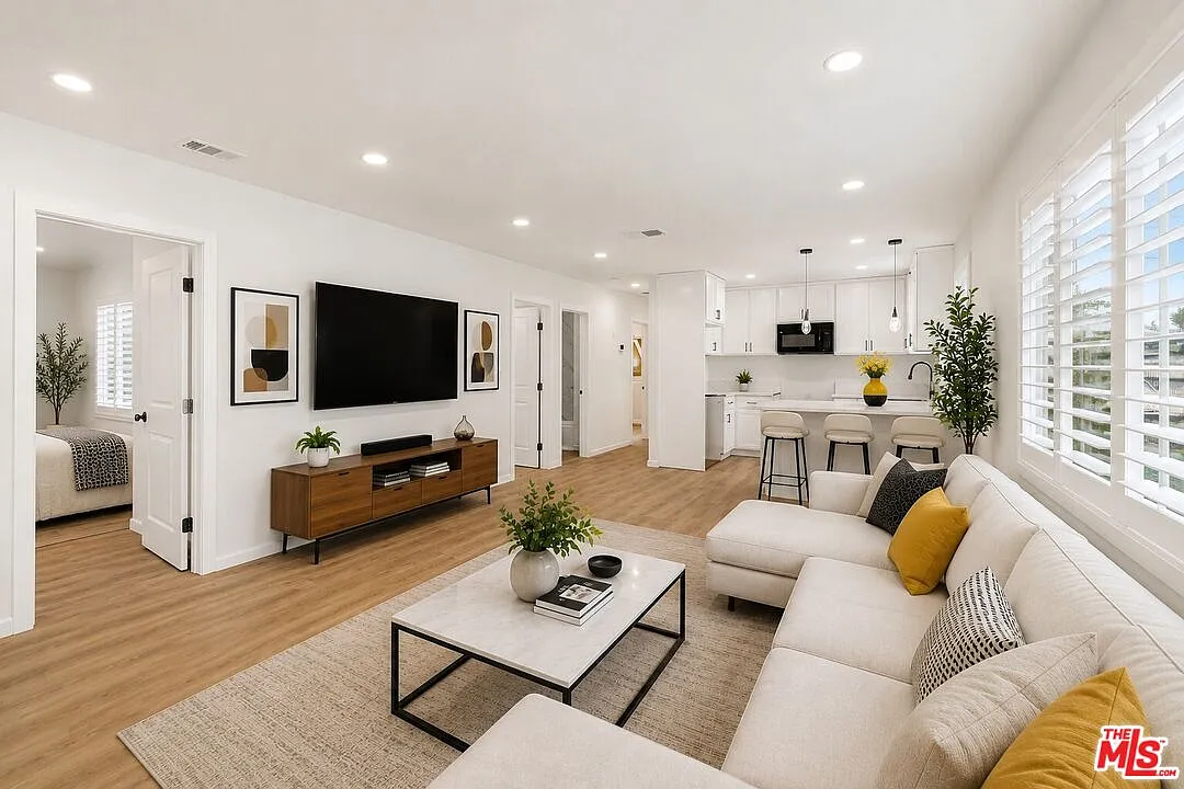 5 bed, 3.0 bath, 1860 sqft, $4,200 — Photo 1