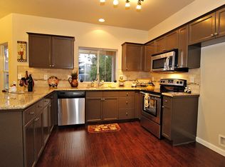 2758 Rall Ave, Clovis, CA 93611