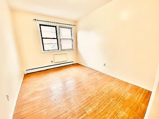 3rd image of 33-20 Union St #3