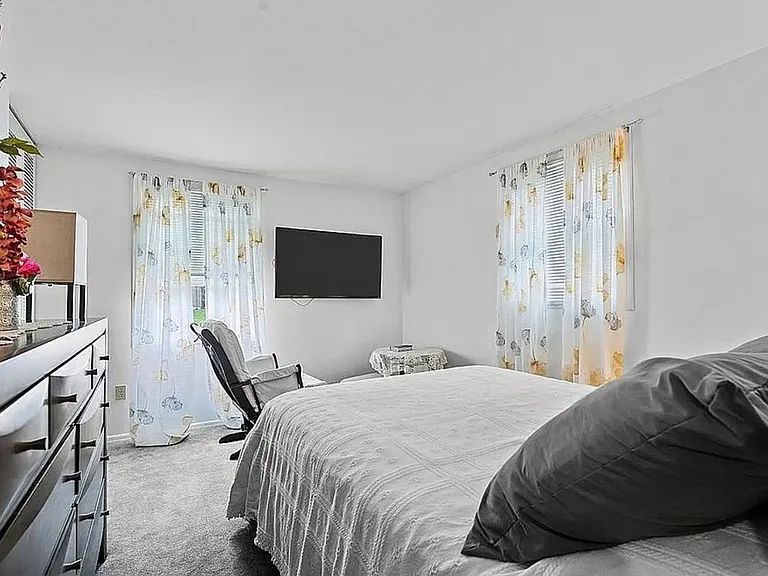 6101 Chatham Dr — Photo 23