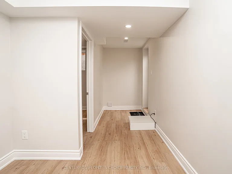 3476 Kelso Cres — Photo 6