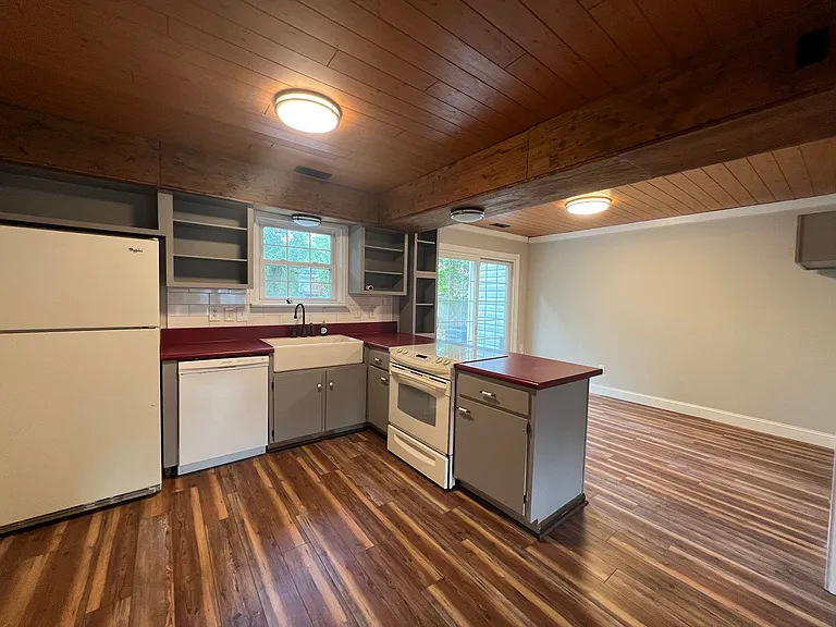 1008 Stillwood Ct — Photo 5