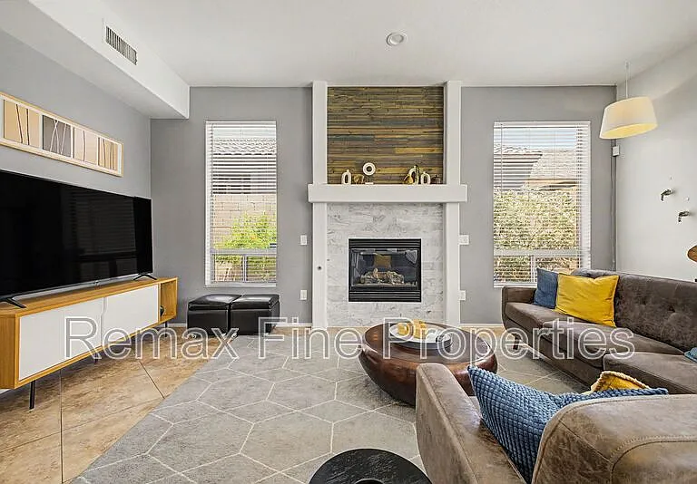 3563 N Tuscany — Photo 5