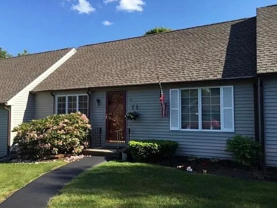 11 N Yarmouth Rd