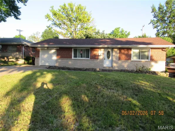 8794 Boyce Pl, Saint Louis, MO 63136