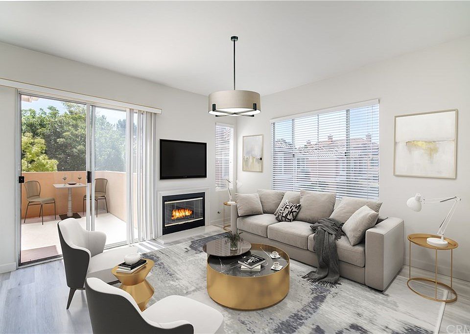 1st image of 406 Marinella Aisle