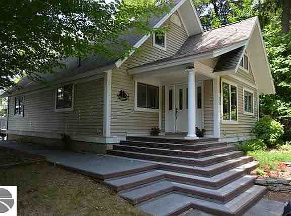 2nd image of 1842 Birchview Dr