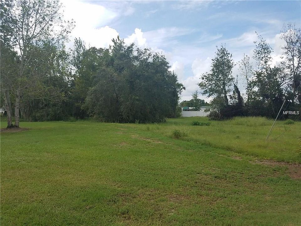 2nd image of Palm View Dr W
