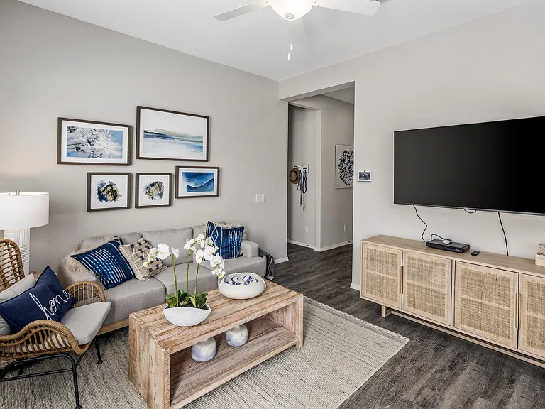 The Crofton — Photo 12