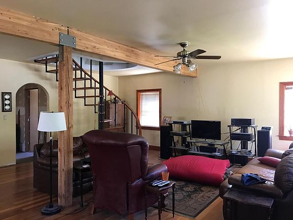 2nd image of 2320 Wylie Ave