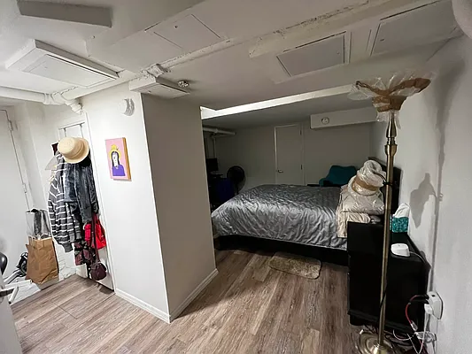 Rented by Salon Realty Corp | media 11