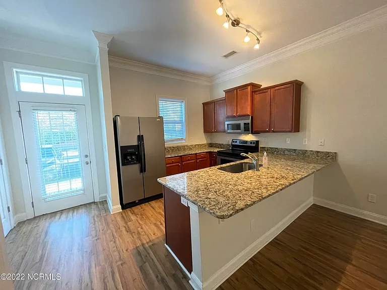 4804 Exton Park Loop — Photo 2