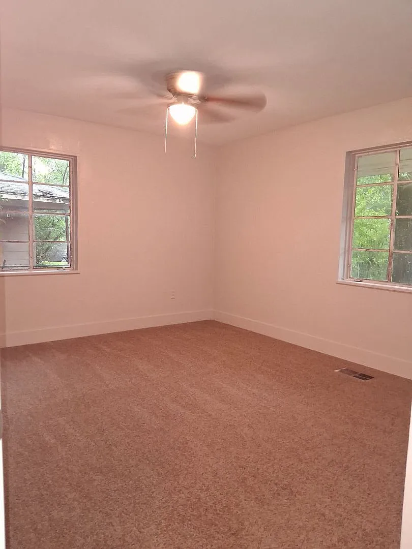Move-In Ready 3BR/2BA Home in South Jackson | Fresh Updates & Spacious Living — Photo 4