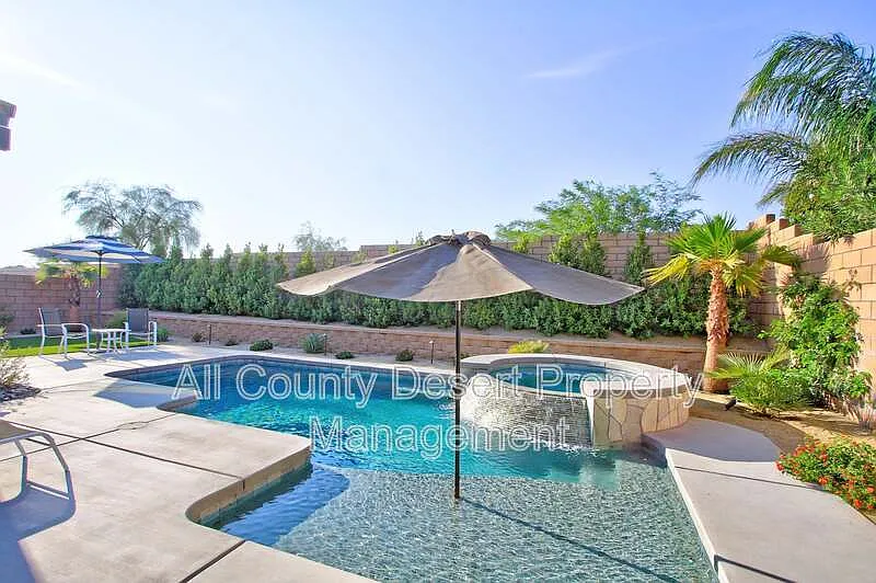 3 bed, 3.0 bath, 2580 sqft, $3,895 — Photo 2