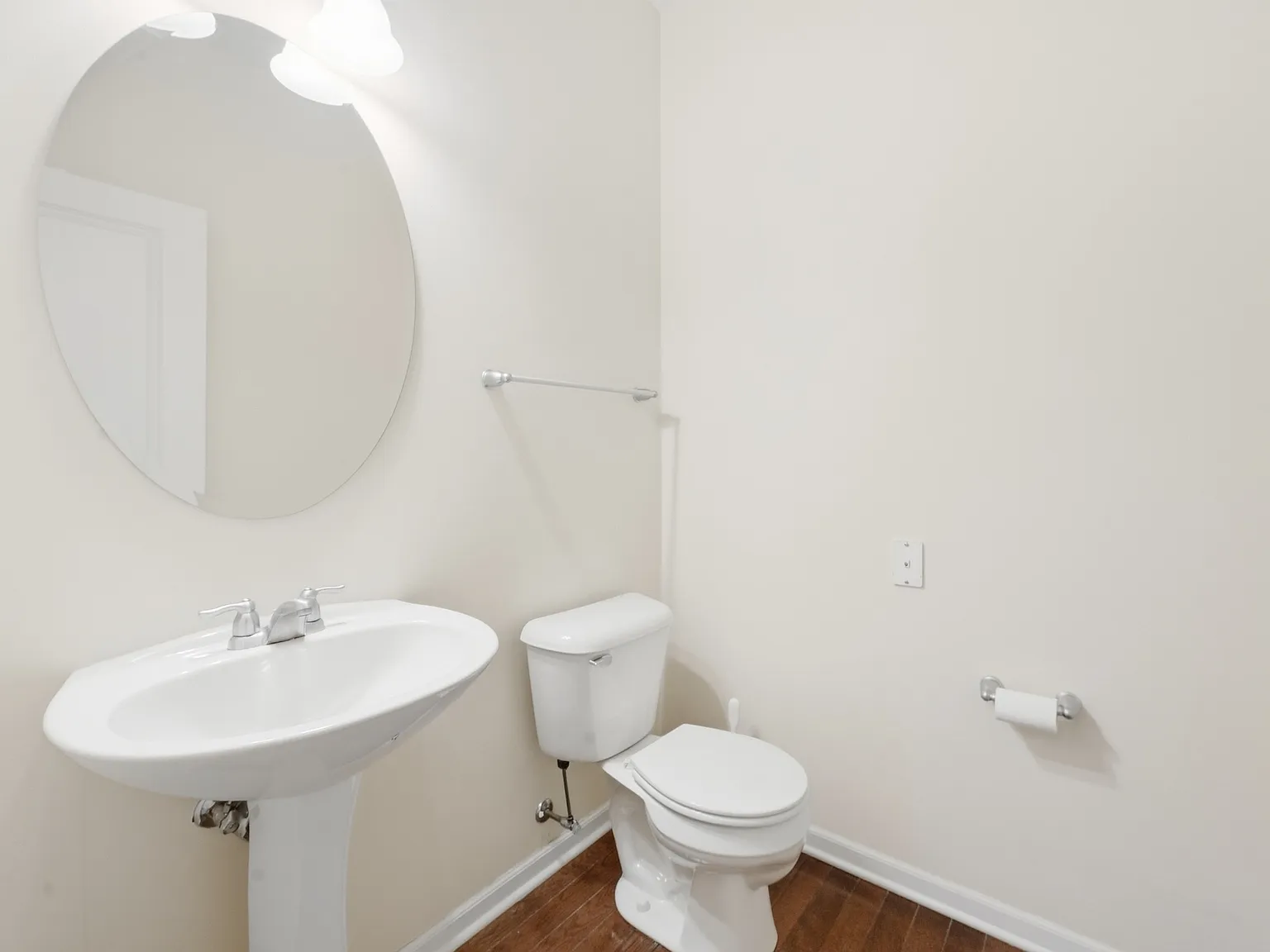 3 bed, 1573 sqft, $4,450 — Photo 1