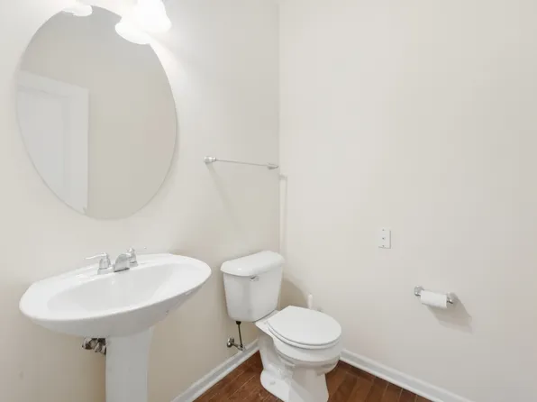 200 Concord Ct, Morton Grove, IL 60053