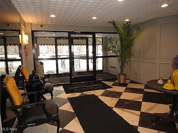 11720 Edgewater Dr #907 — Photo 17