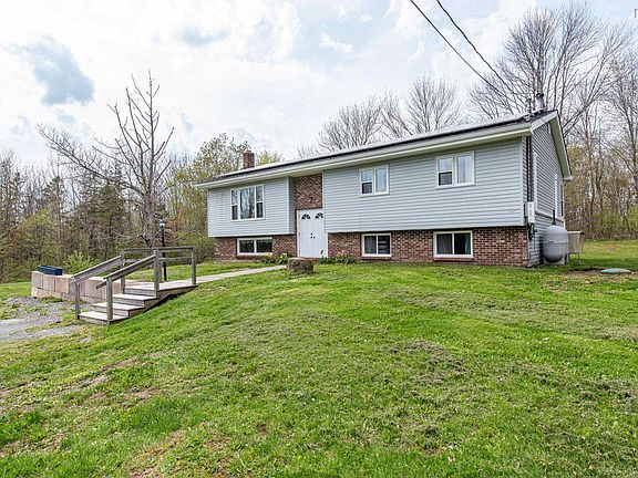 2nd image of 37 Beech Brook Rd