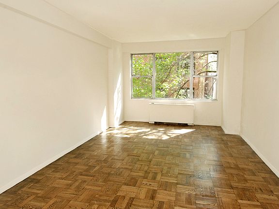 5th image of 230 W 79th St Frnt 1