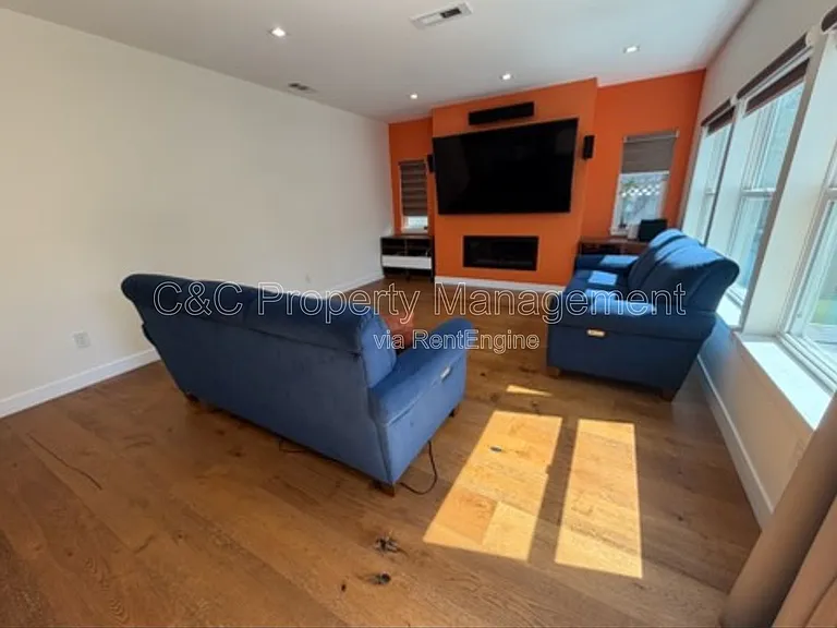 1201 N Central Ave — Photo 7