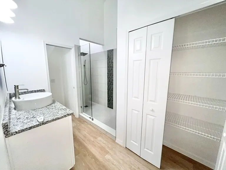 4403 Brookdale Ct — Photo 10