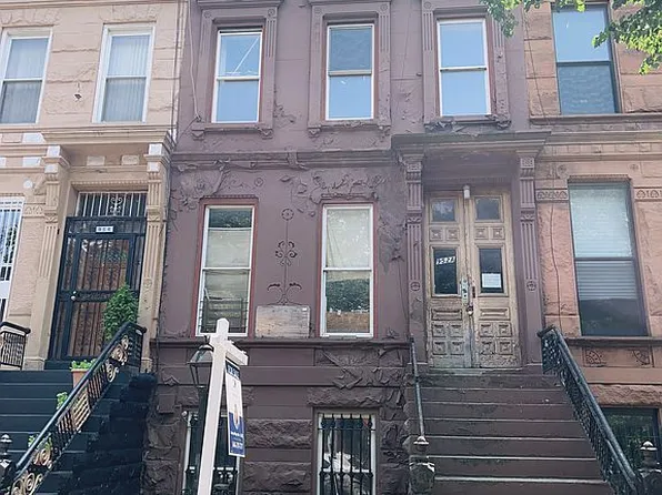 952A Greene Ave, Brooklyn, NY 11221