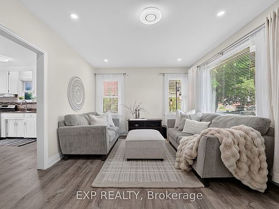 5th image of 6268 Corwin Cres