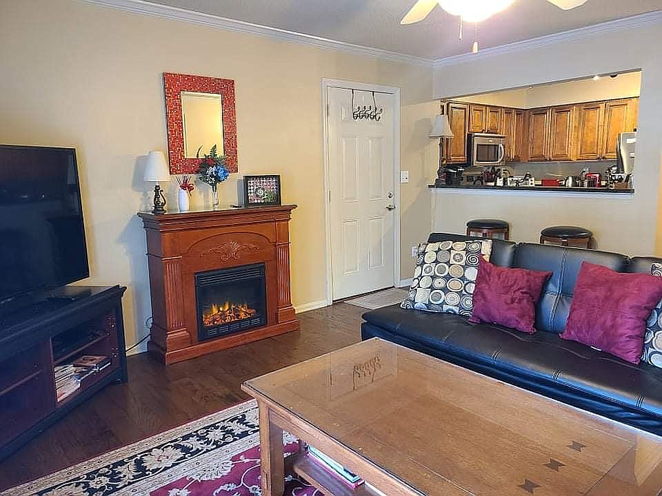 1st image of 120 15th St E APT 503
