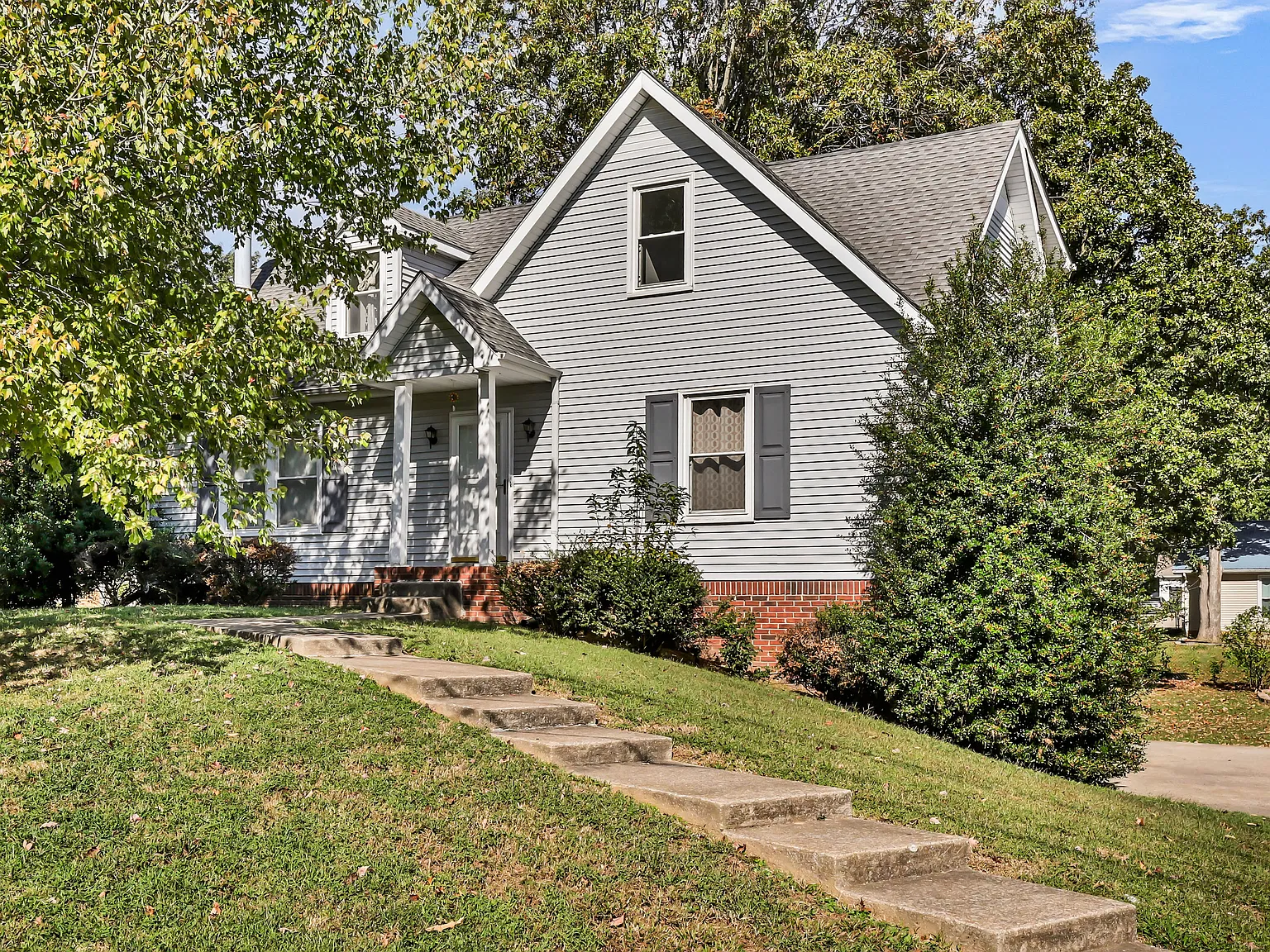 4 bed, 2769 sqft, $2,350 — Photo 1