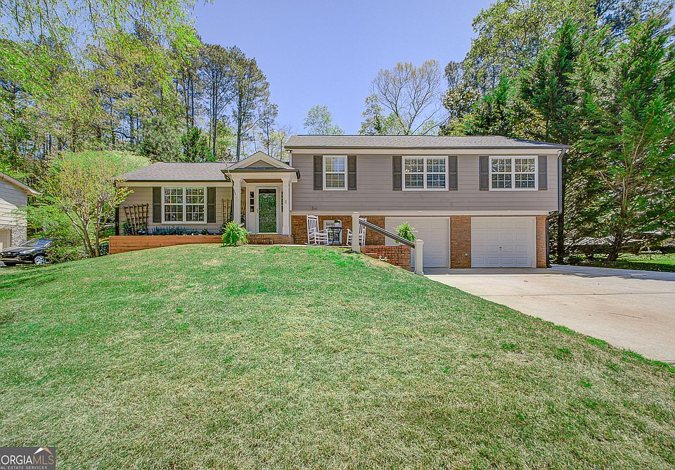 1st image of 209 Cedar Dr