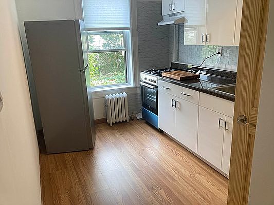 3rd image of 527 59th St #1
