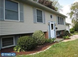 236 Hollyoke Rd, Somerdale, NJ 08083