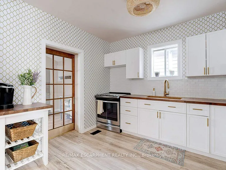 84 E 24th St — Photo 6