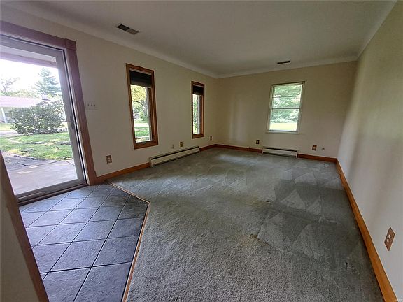 3rd image of 4256 Leonard Dr