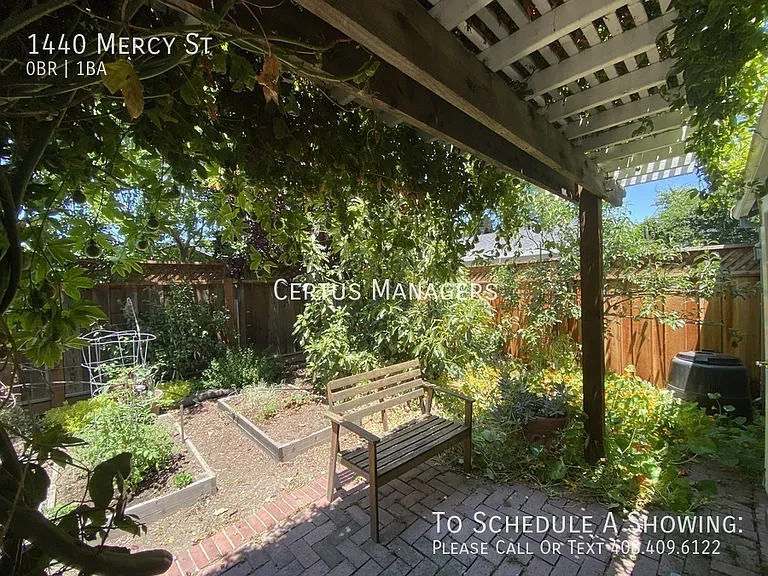 1440 Mercy St — Photo 14
