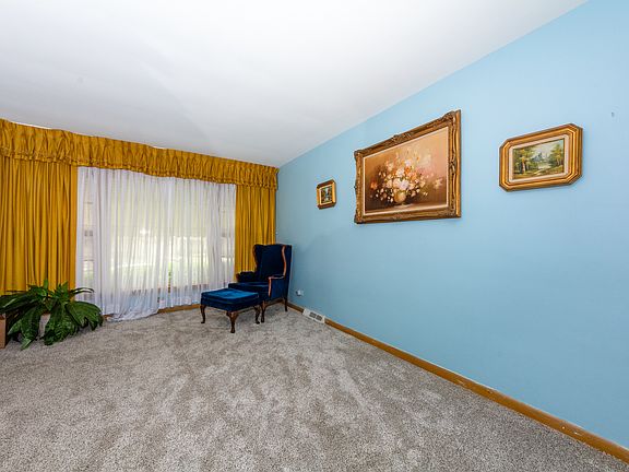 4th image of 621 Bohland Ave