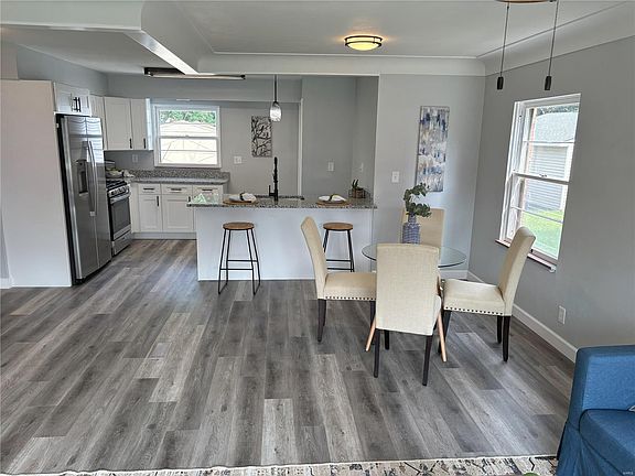 4th image of 2407 Cleveland Blvd