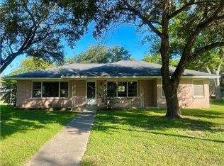 302 E Devers Ave, Ganado, TX 77962