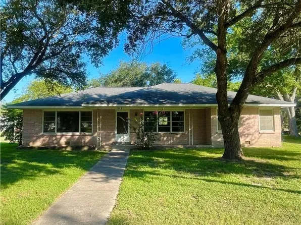 302 E Devers Ave, Ganado, TX 77962