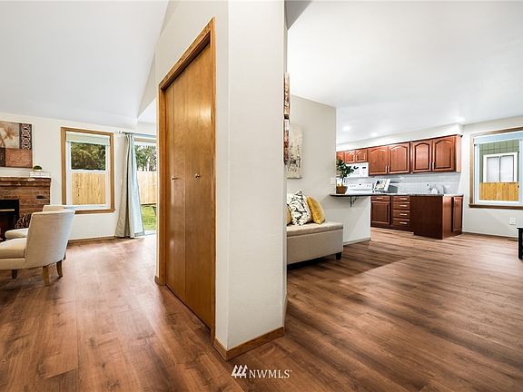 4th image of 25007 Summit Dr