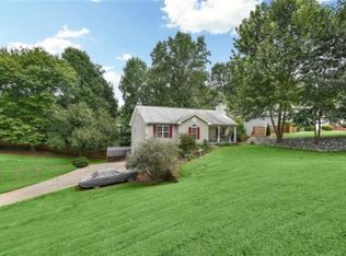 8895 Pine Tree Cir, Gainesville, GA 30506