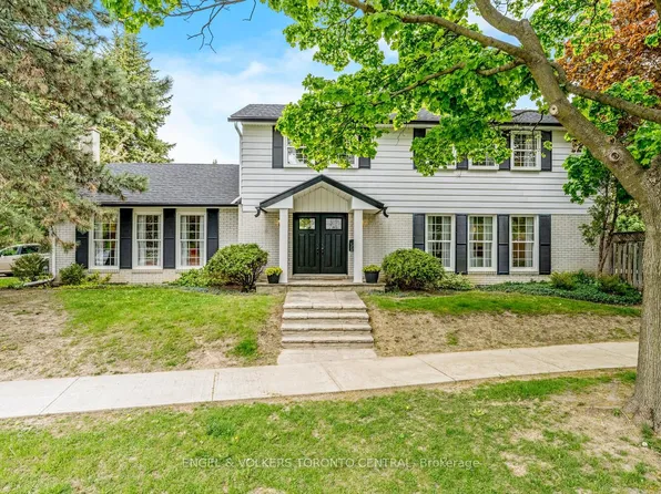 33 Avonwick Gate, Toronto, ON M3A 2M7