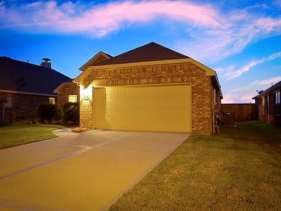 2nd image of 617 Chesterfield Ln