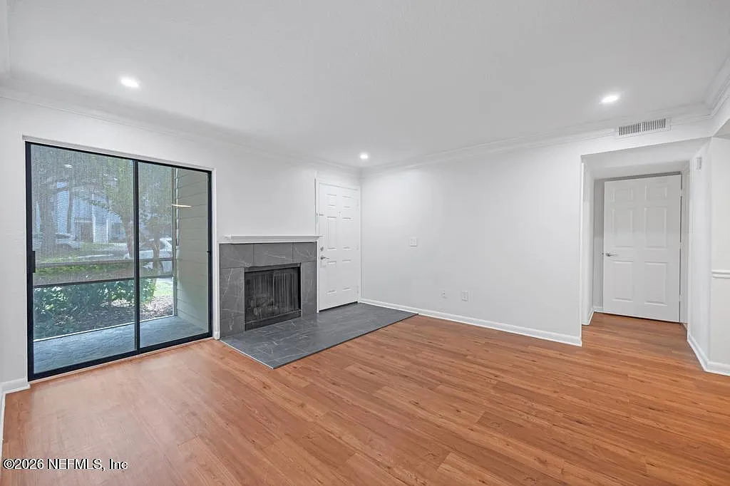 2 bed, 2.0 bath, 810 sqft, $1,600 — Photo 4