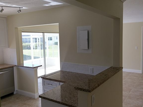 4th image of 1220 S Lakes End Dr APT A