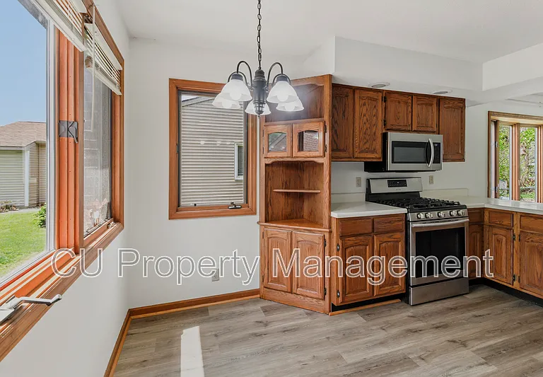 3304 Halifax Dr — Photo 11
