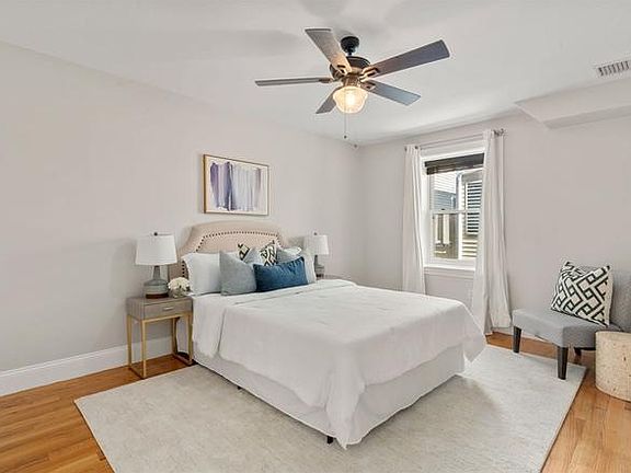 5th image of 120 W 7th St APT 102