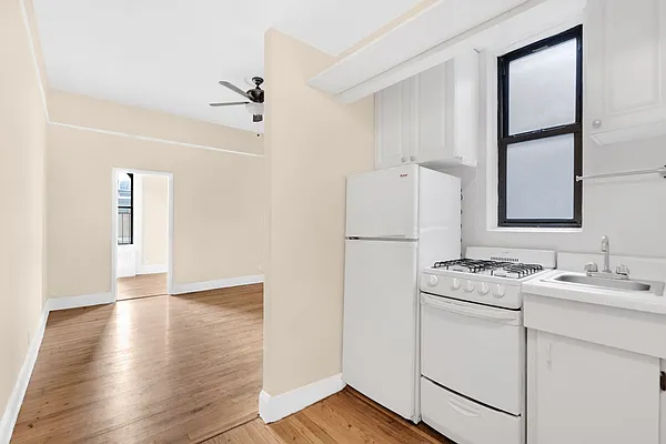 Rented by Cooper & Cooper Real Estate | media 9