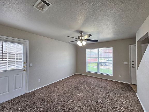 5th image of 4005 Nadine Dr #D